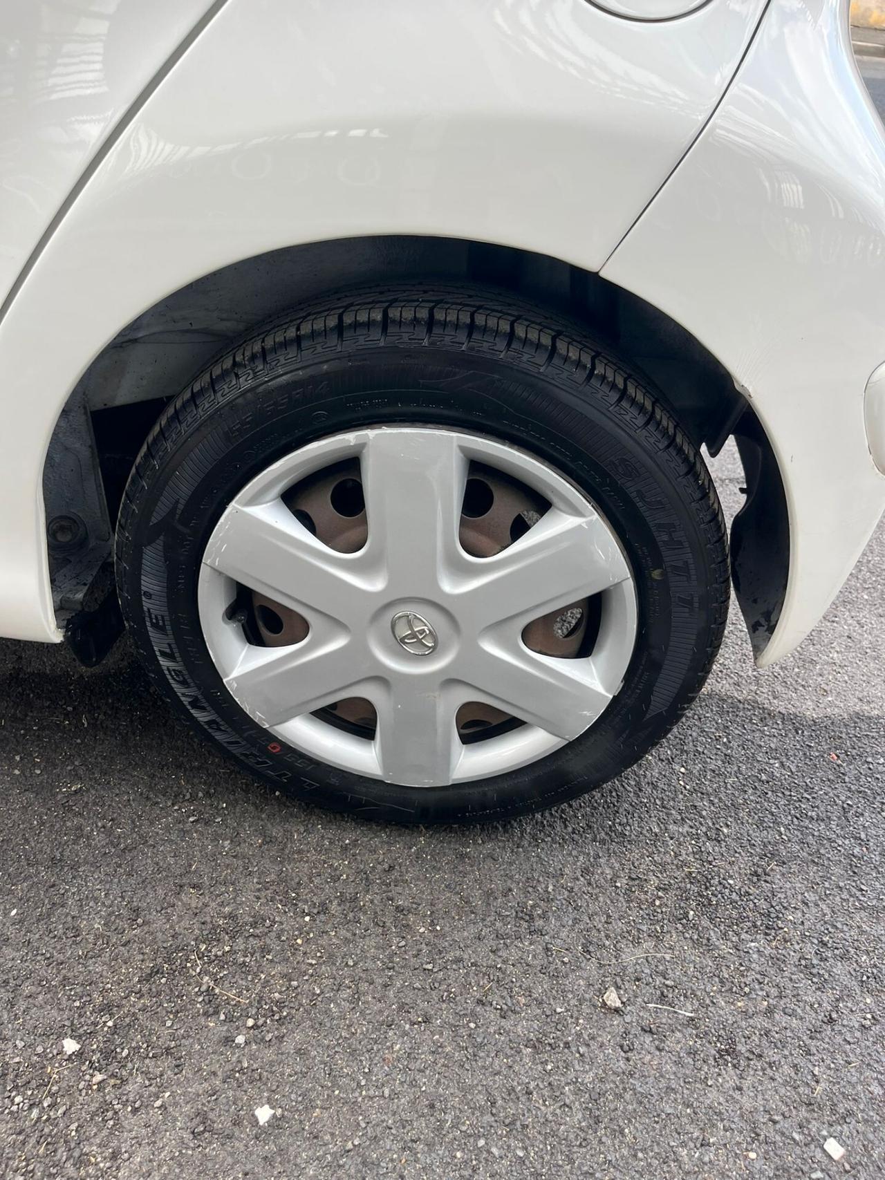Toyota Aygo 1.0 12V VVT-i 5 porte Now Connect