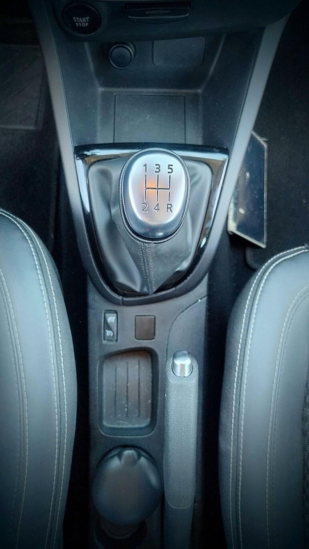 Renault Clio dCi 8V 90 CV 5 porte Moschino Intens
