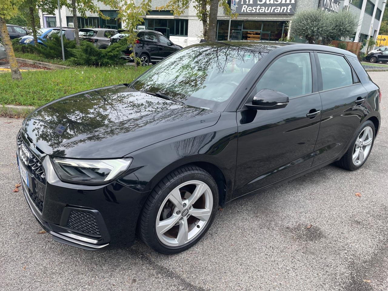 Audi A1 SPB*Neopatentati*Cerchi*Car play*
