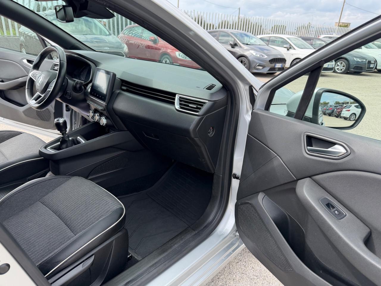RENAULT CLIO 1.0 TCE GPL INTENS FUL LED PELLE MY22