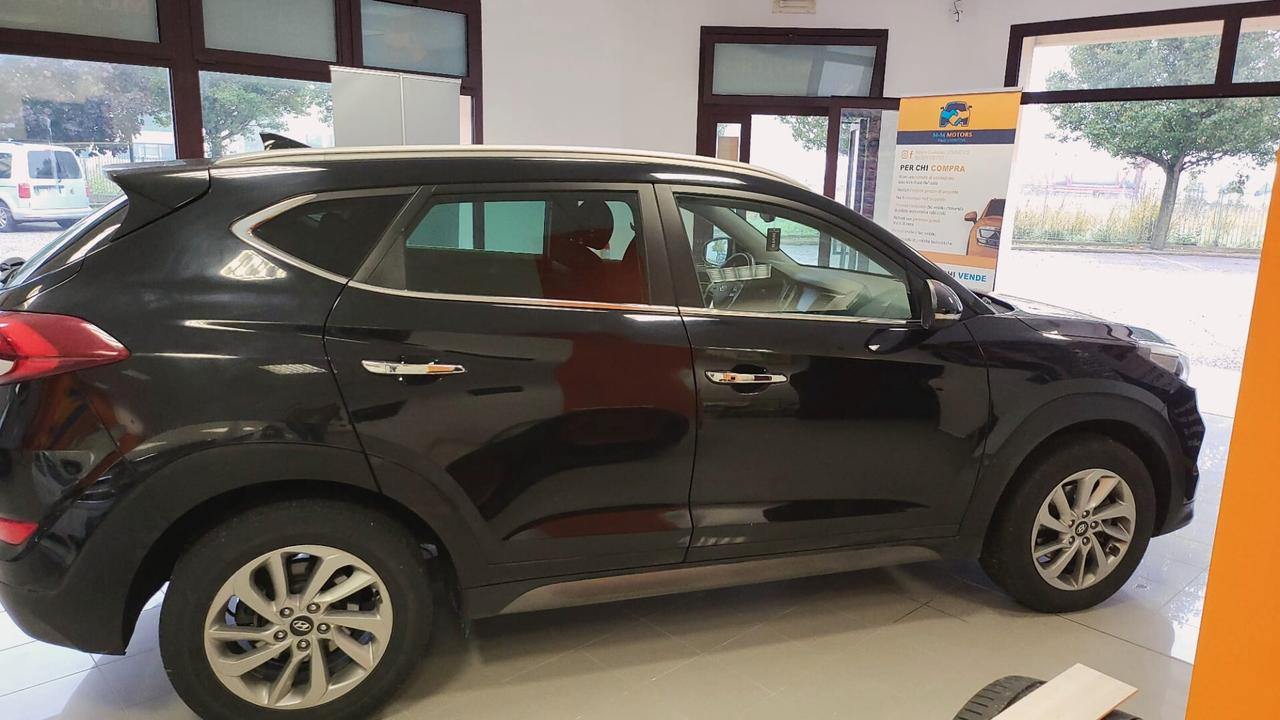 HYUNDAI TUCSON 1.7 CRDi XPossible 2W , (115CV)-OTTIME CONDIZIONI-ADATTA ANCHE A NEO PATENTATI