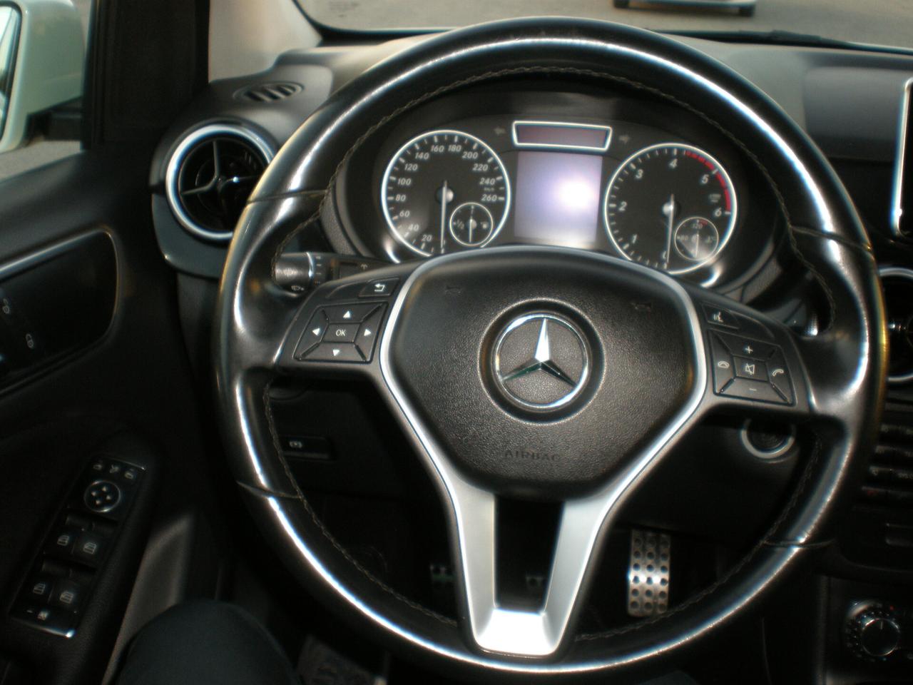 Mercedes classe B 1.5 td 110 cv, da vetrina