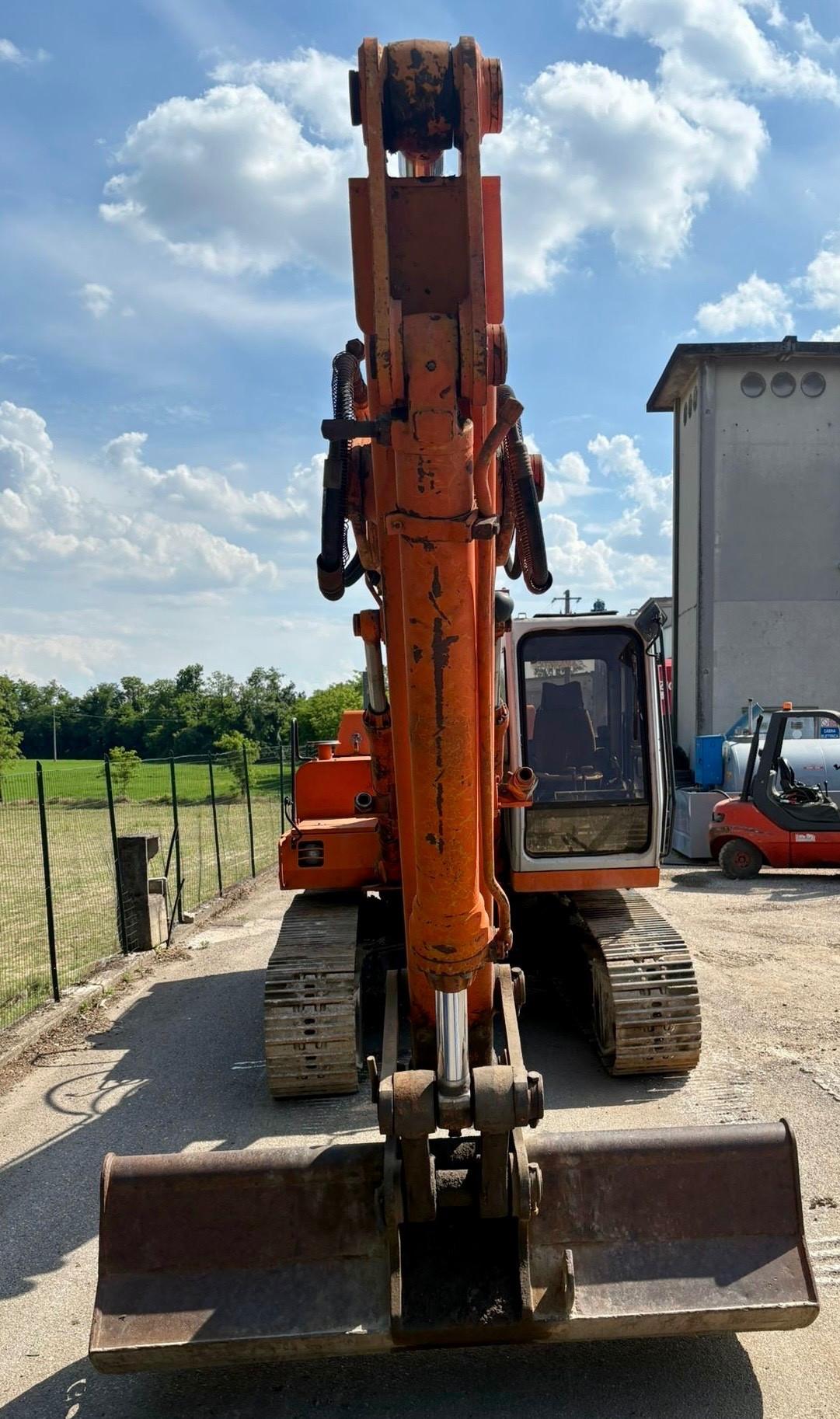 Escavatore FIAT HITACHI FH 200 cingolato
