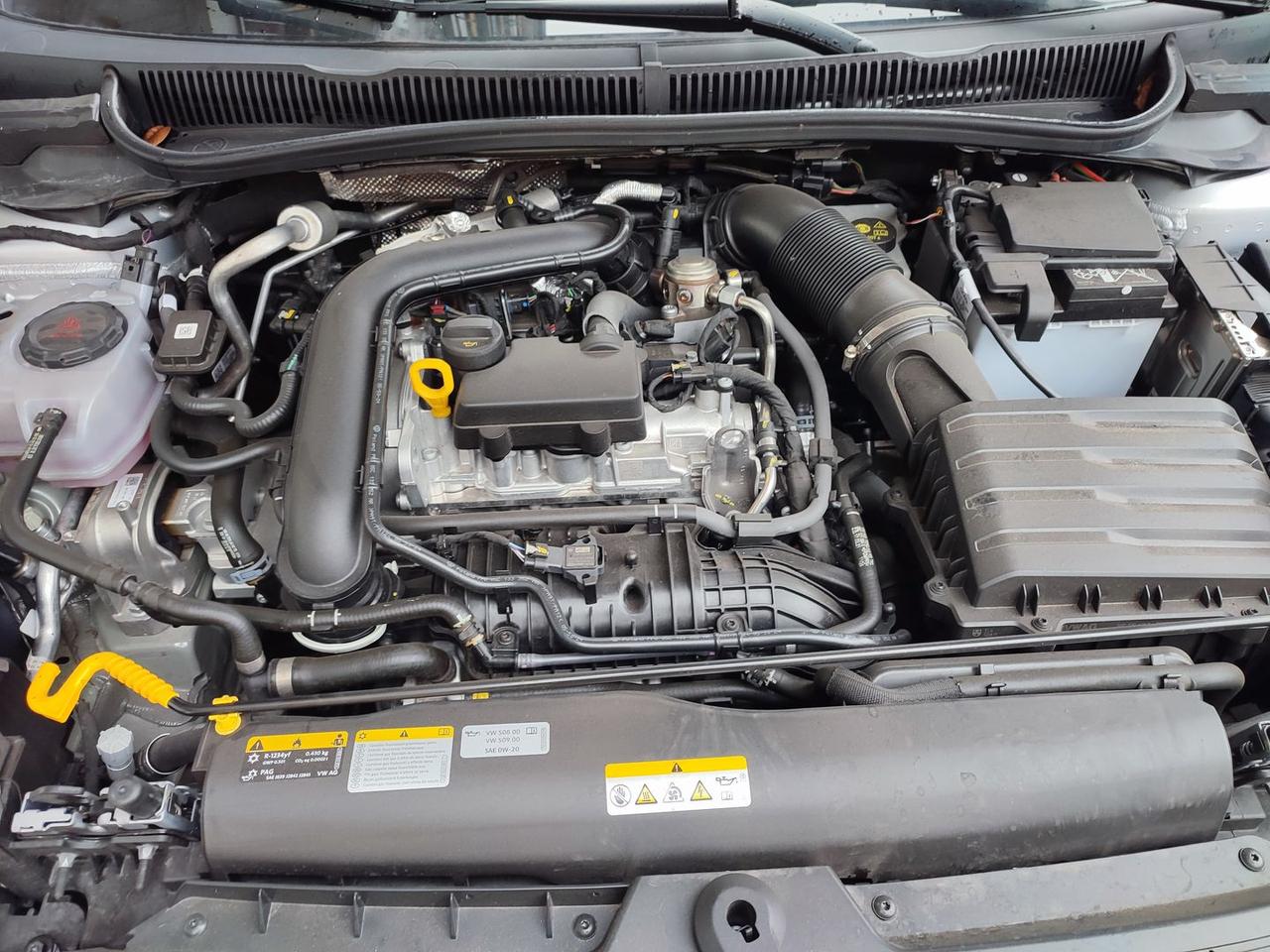 Volkswagen Taigo 1.0 TSI R-Line C. A. #9071