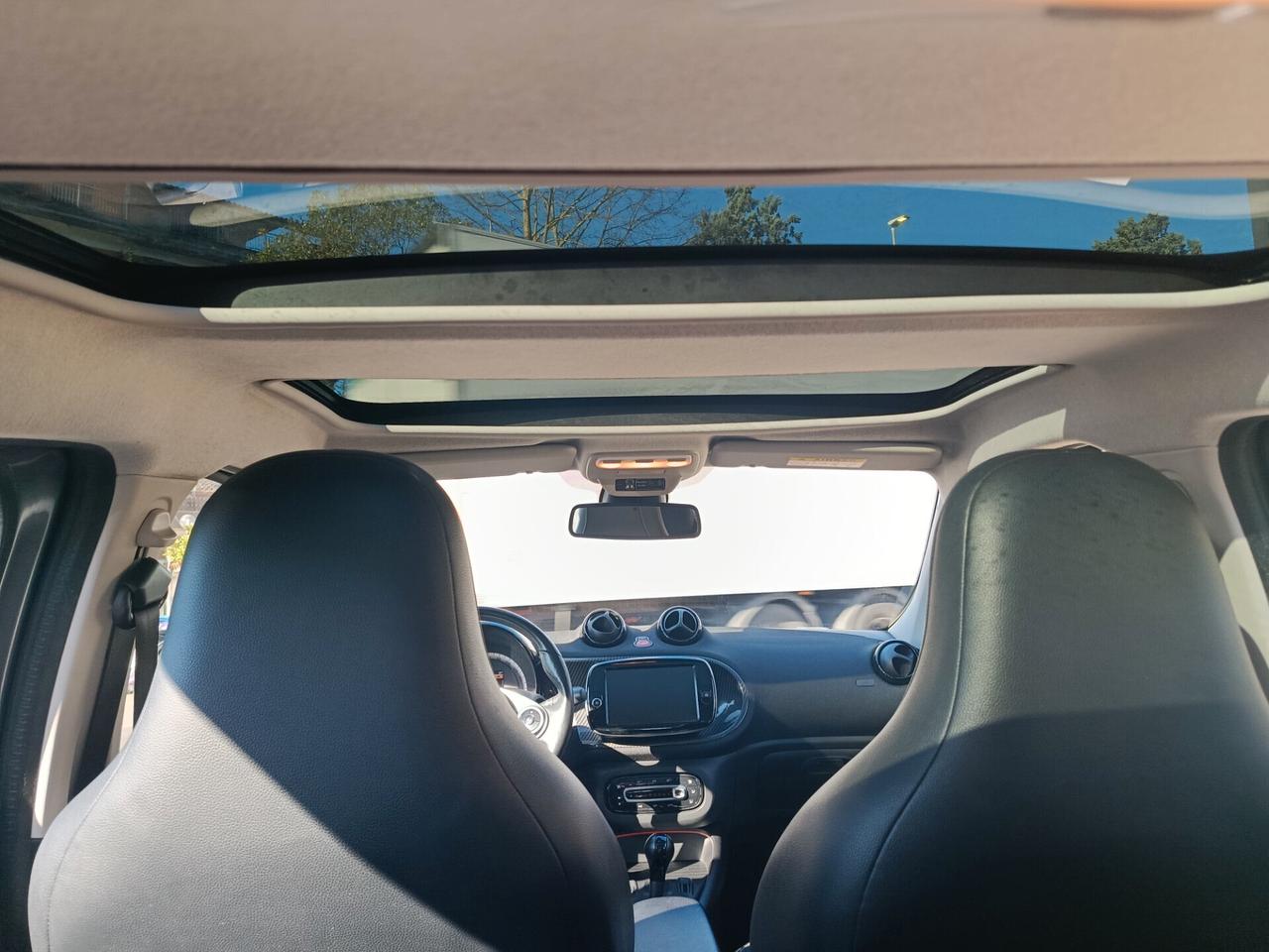 Smart ForFour EQ Pulse