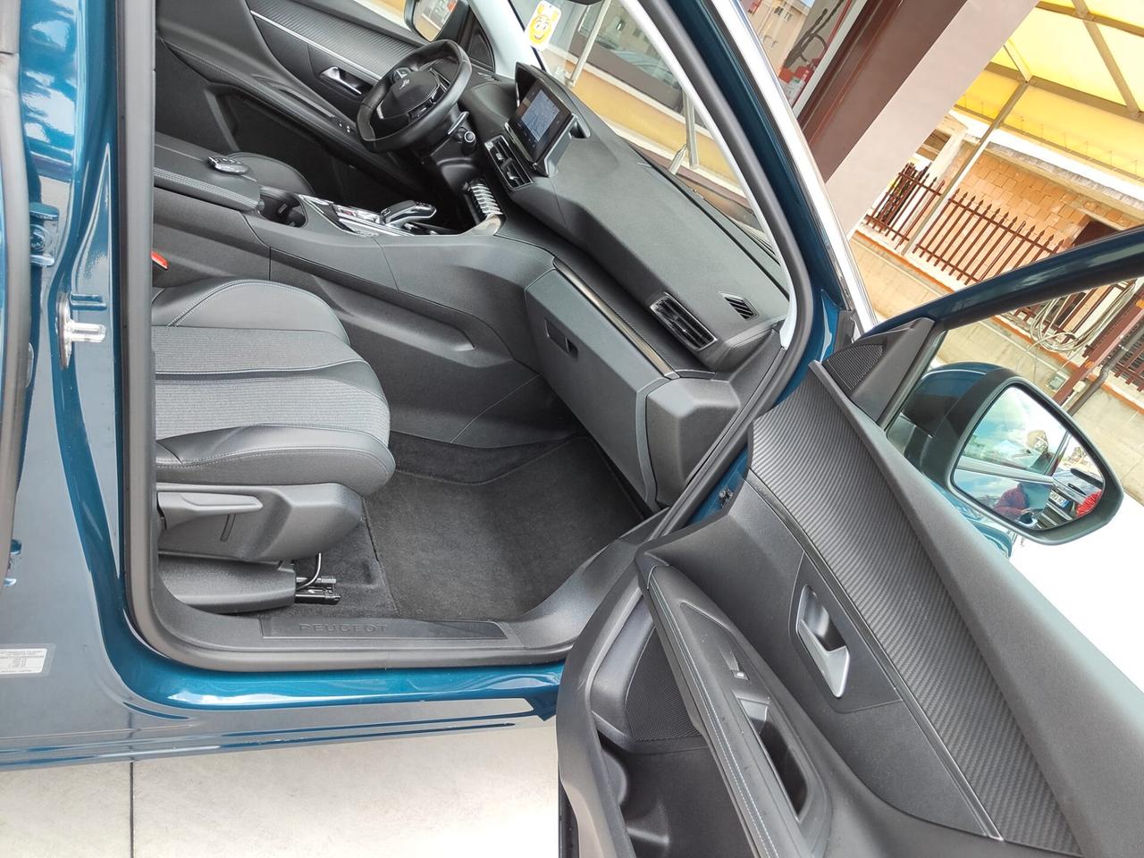 Peugeot 3008 BlueHDi 130 S&S EAT8 Allure