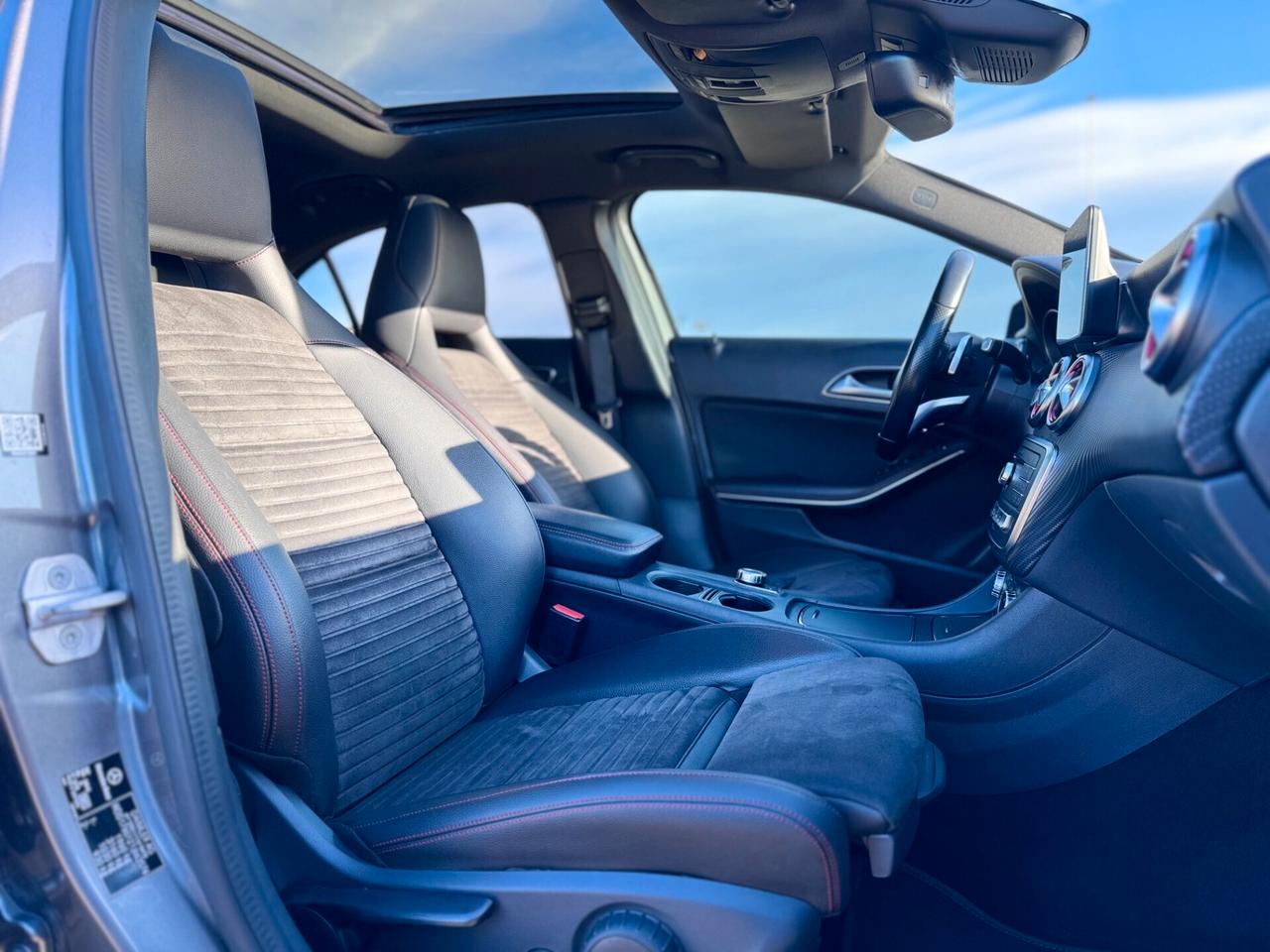 Mercedes A 180 d Auto AMG Premium*Tetto*Full