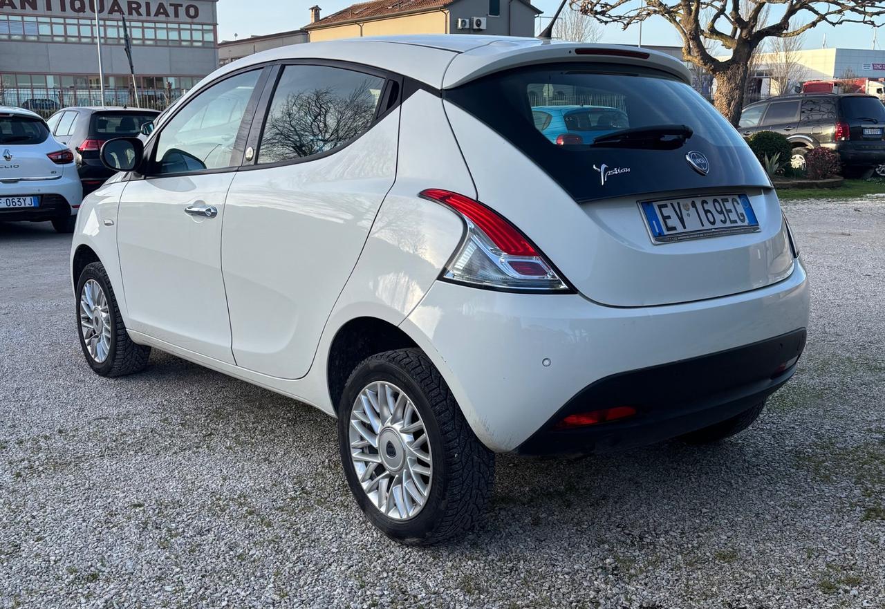 Lancia Ypsilon 0.9 TwinAir 85 CV 5 porte Metano Ecochic Gold