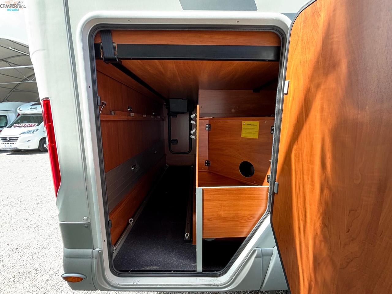 LAIKA ECOVIP 305 TOSCANA EDITION - SEMINTEGRALE COMPATTO 59