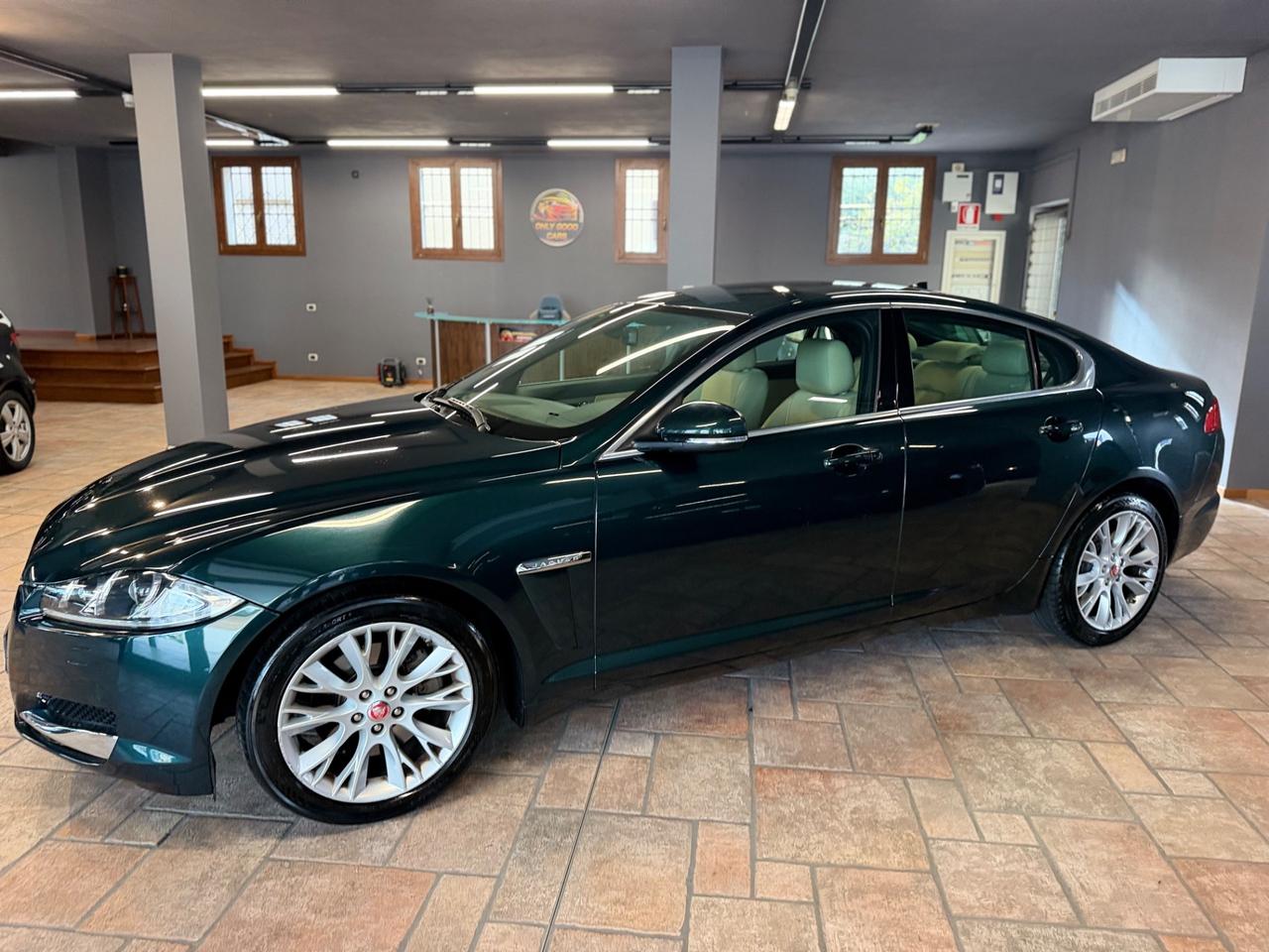 Jaguar XF 2.2 D 200 CV Business Edition