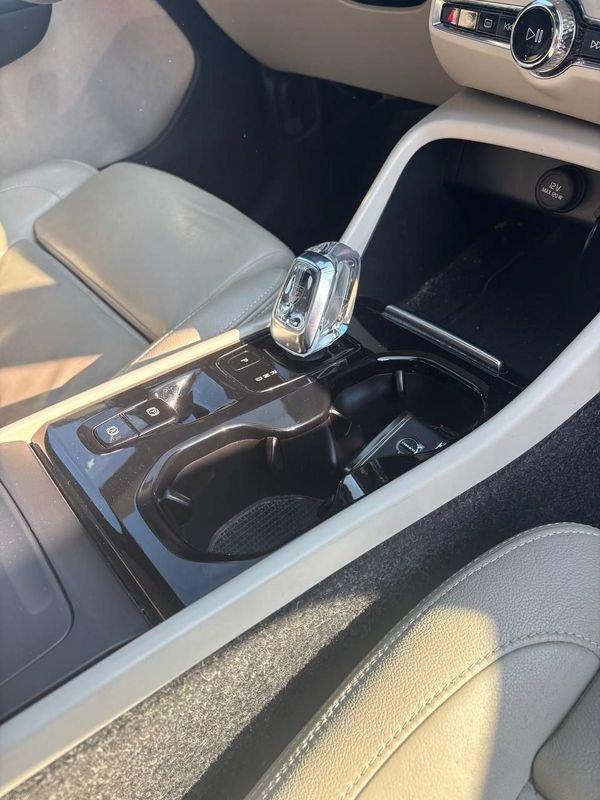 Volvo XC40 D4 IVA DED. * GANCIO TRAINO*