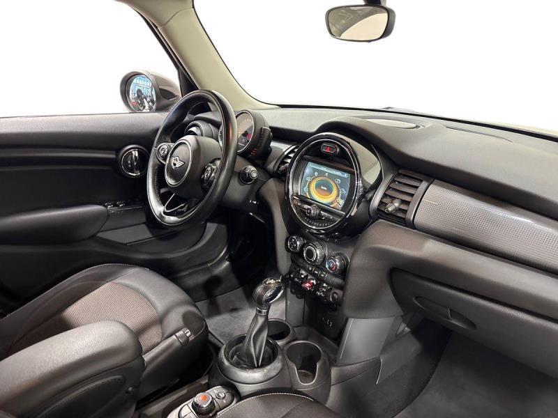 Mini Cooper D 1.5 D Cooper D Boost Auto