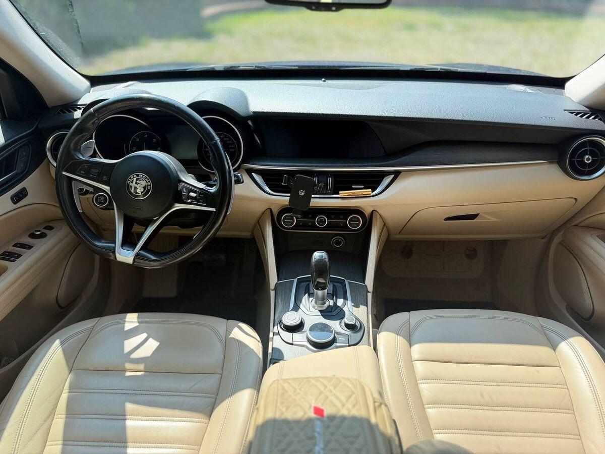 Alfa Romeo Stelvio 2.2 t Business Q4 210cv auto