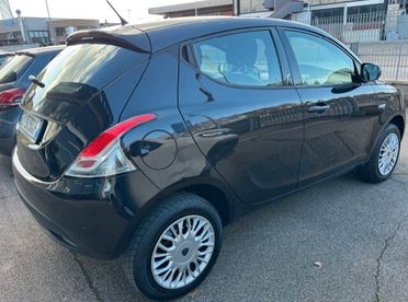Lancia Ypsilon 0.9 TwinAir 85 CV 5 porte Metano Ecochic Elefantino