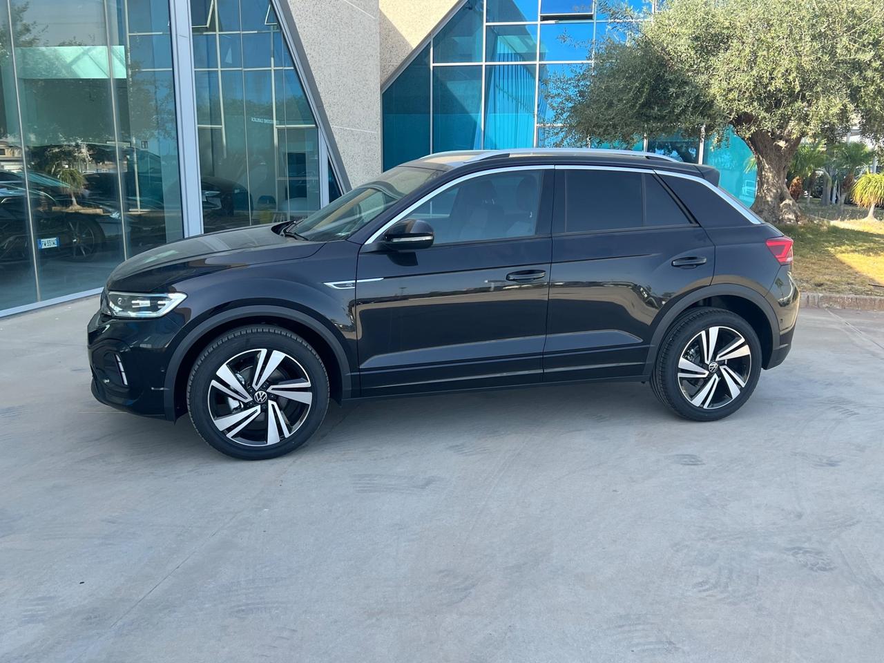Volkswagen T-Roc 1.0 TSI R-Line possibilità noleggio no scoring