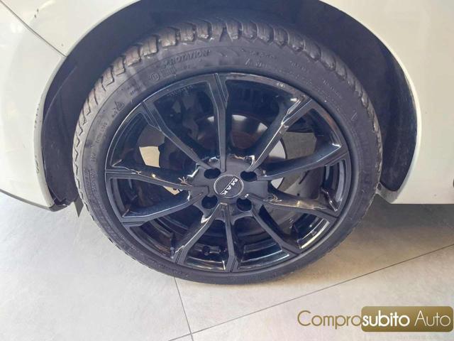 RENAULT Clio 1.5 dCi 8V 90CV (Garanzia 12 Mesi)