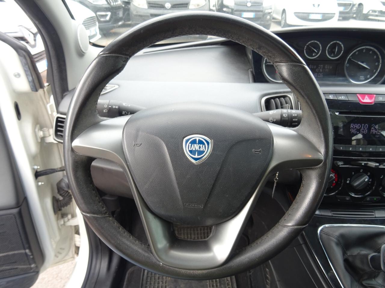 Lancia Ypsilon 1.2 69 CV 5p Platinum TETTO APRIBILE
