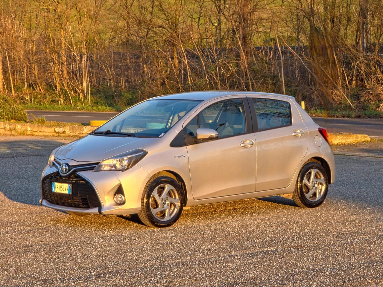 Toyota Yaris 1.5 Hybrid 5 porte Business 2016-E6B Automatico NEO