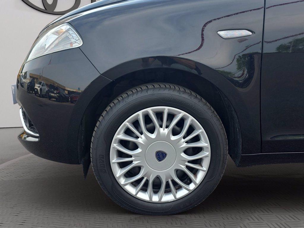 LANCIA Ypsilon 1.2 silver 69cv del 2017