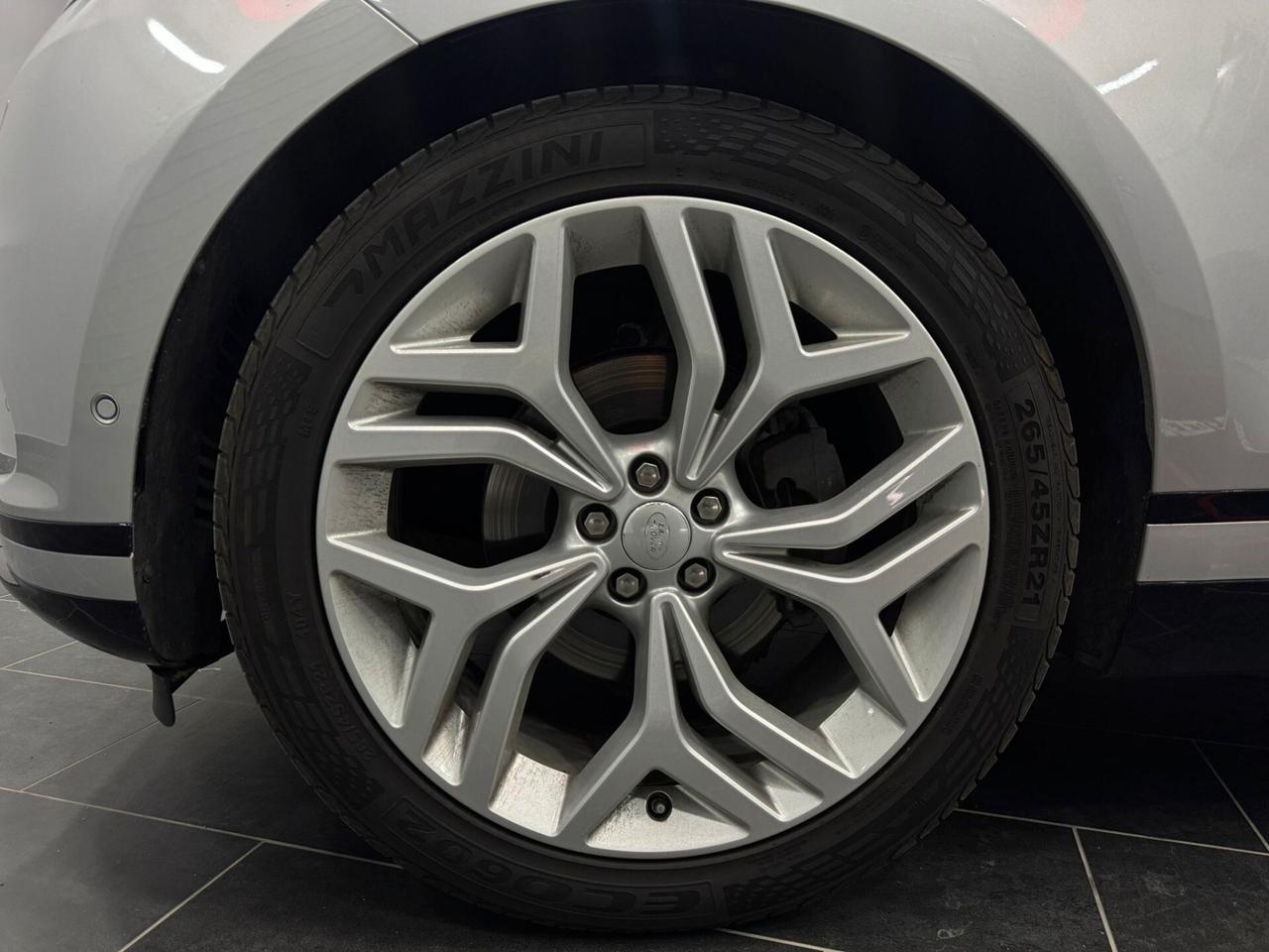 Land Rover Range Rover Velar Range Rover Velar 2.0D I4 240 CV SE