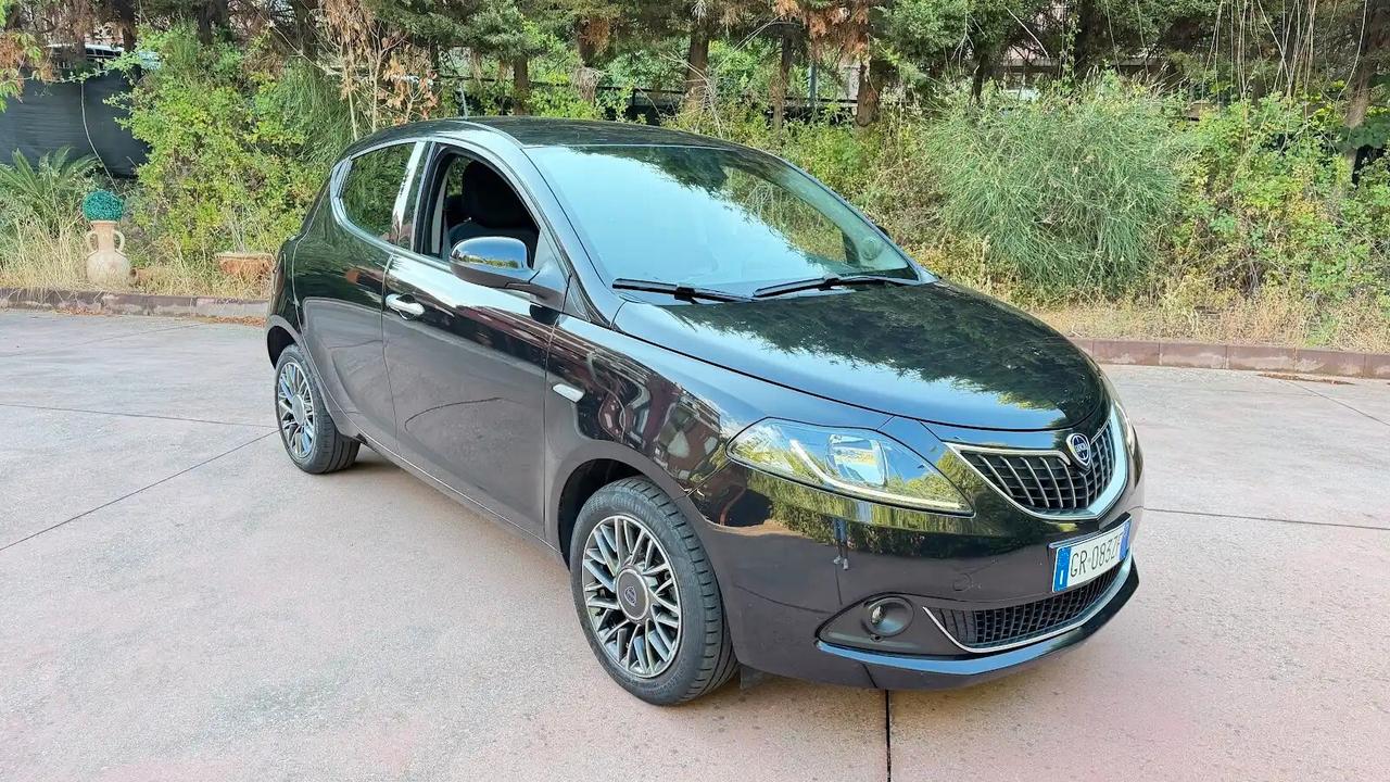 Lancia Ypsilon 1.0 FireFly 5 porte S&S Hybrid Gold Plus