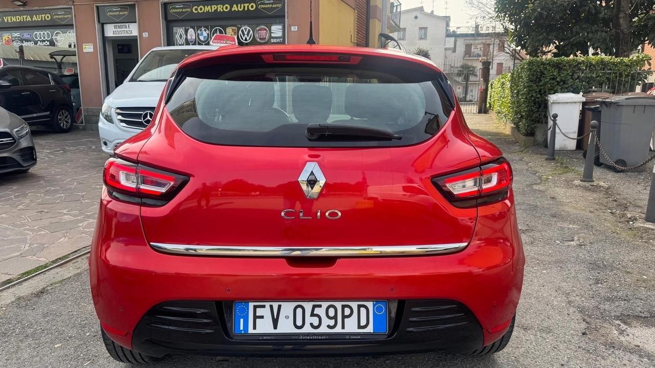 Renault Clio dCi 8V 90 CV EDC 5 porte Moschino Intens