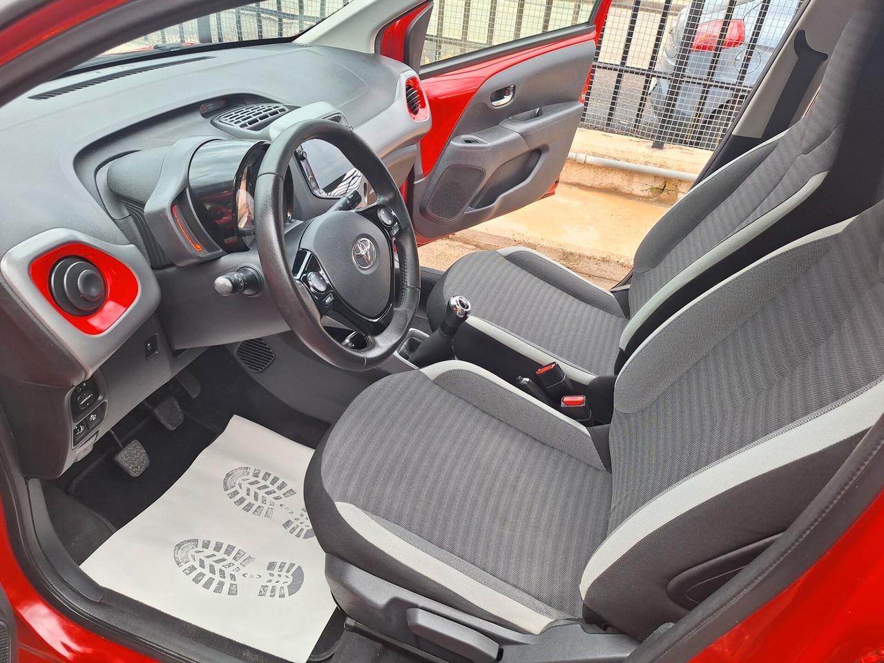 Toyota Aygo 1.0 VVT-i 5 porte x-play 2019