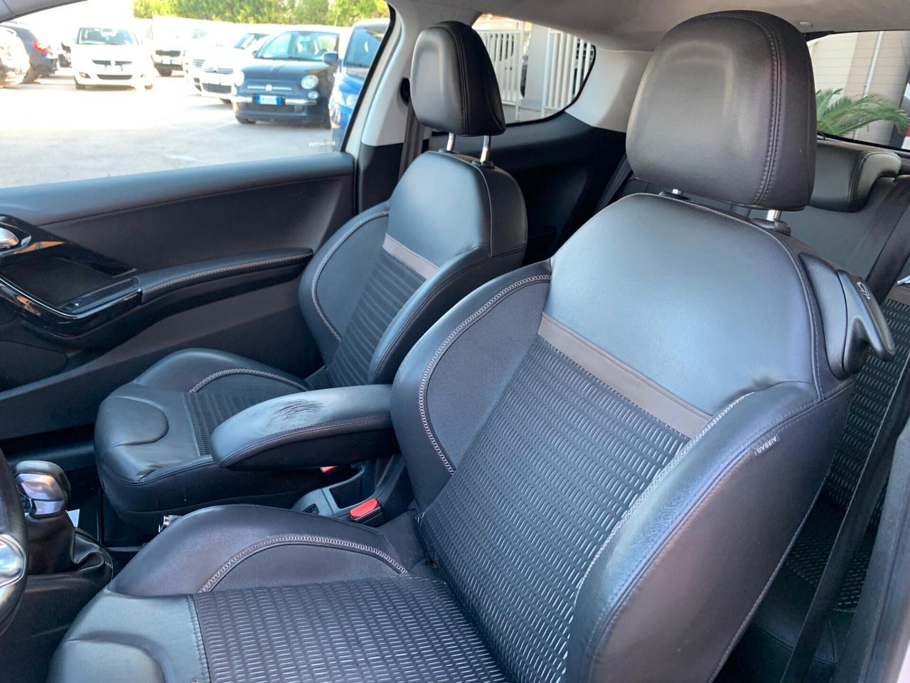 Peugeot 208 1.2 VTi 82 CV 3 porte Allure