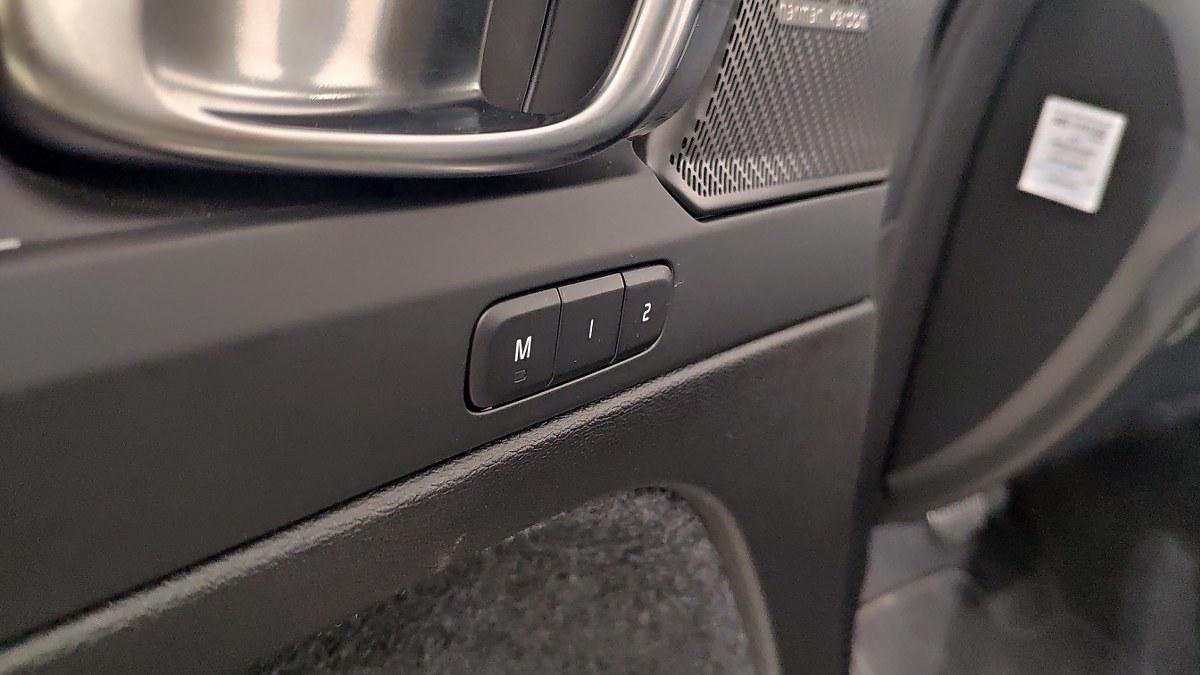VOLVO Xc40 B3 Mild Hybrid Automatico Ultra Dark