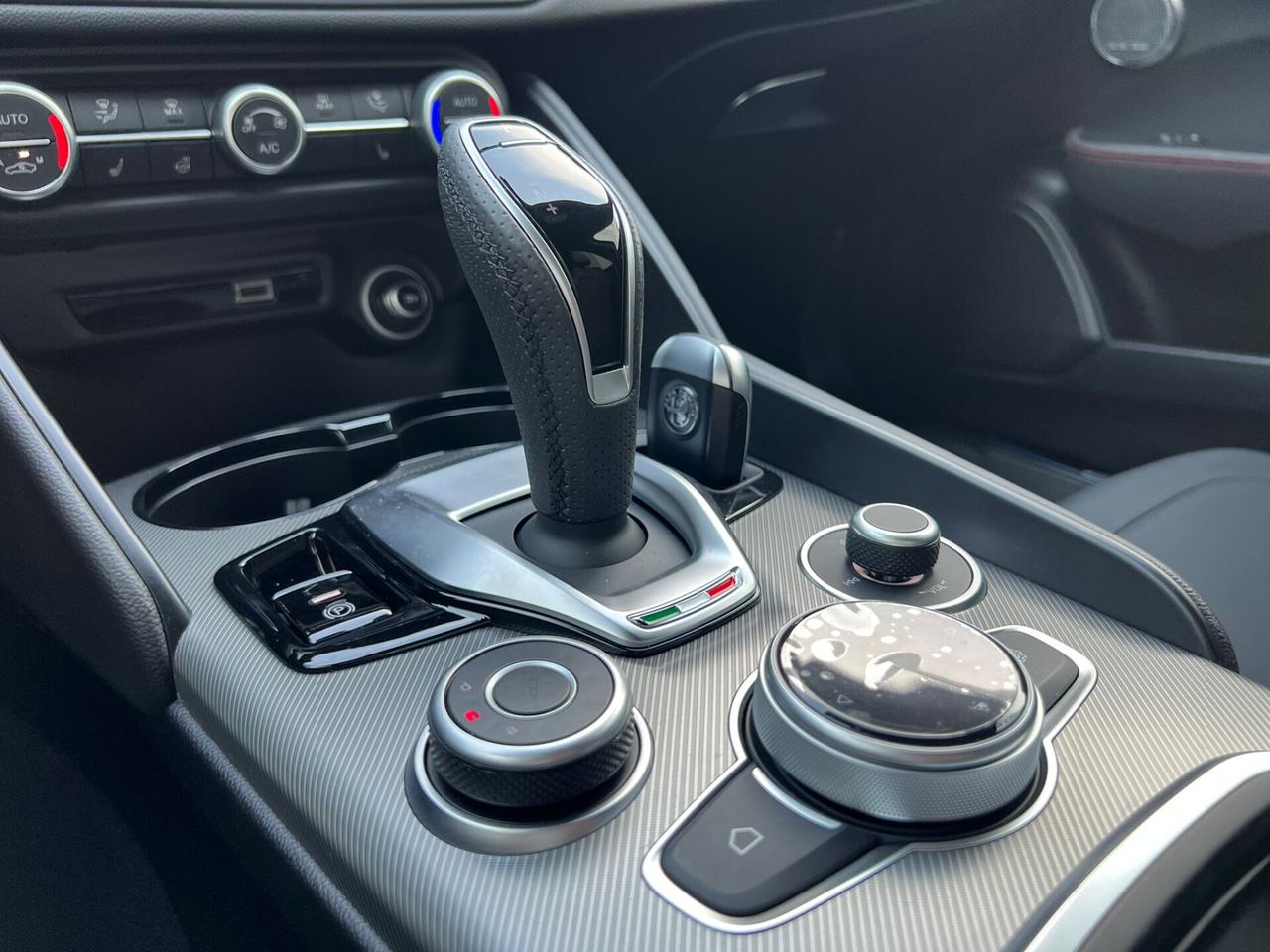 Alfa Romeo Giulia 2.2 Turbodiesel 210 CV AT8 AWD Q4 Tributo Italiano