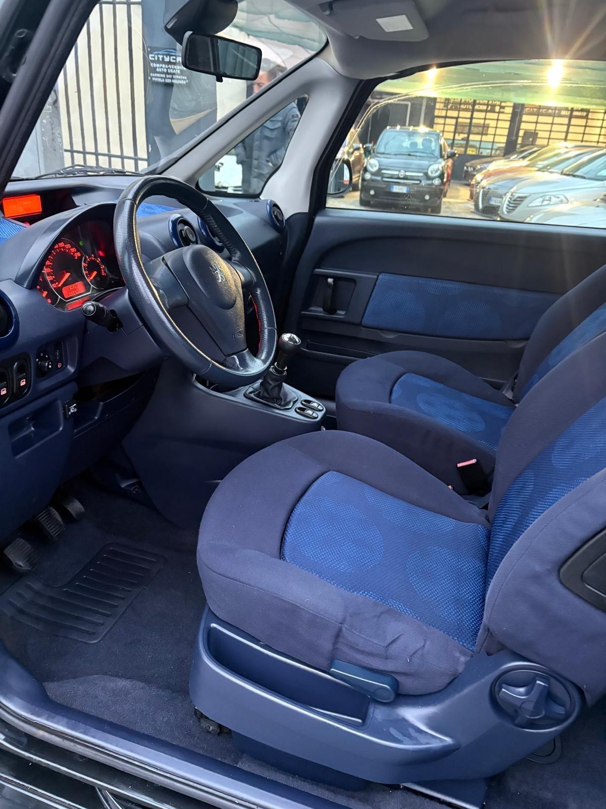 Peugeot 1007 Happy 1.4 75 cv GPL