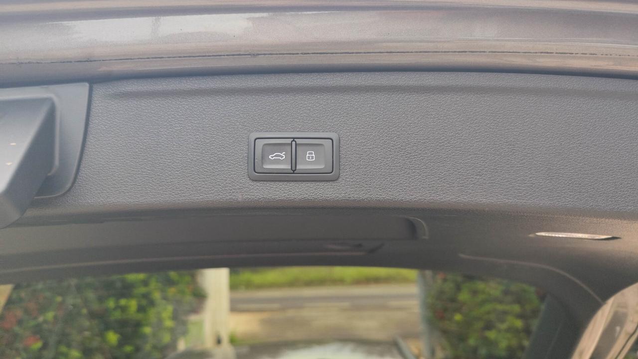 Audi A4 Avant 40 TDI S tronic line edition