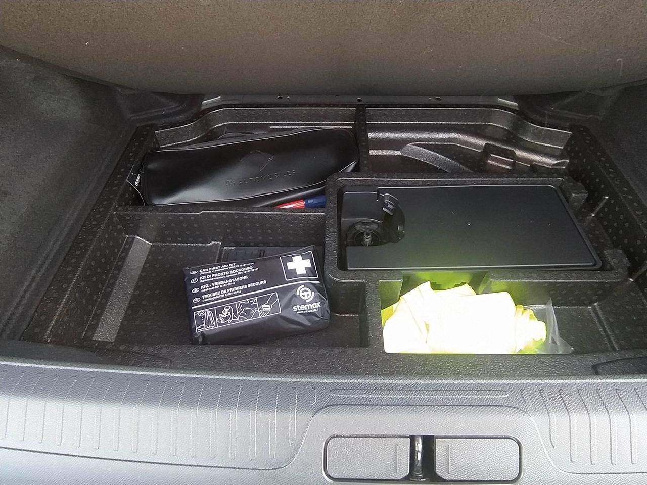 DS DS 4 Crossback Cross Trocadero 1.5 Blue H #8276