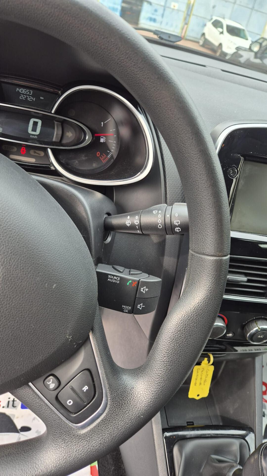 Renault Clio TCe 12V 90 CV GPL 5 porte Moschino Life