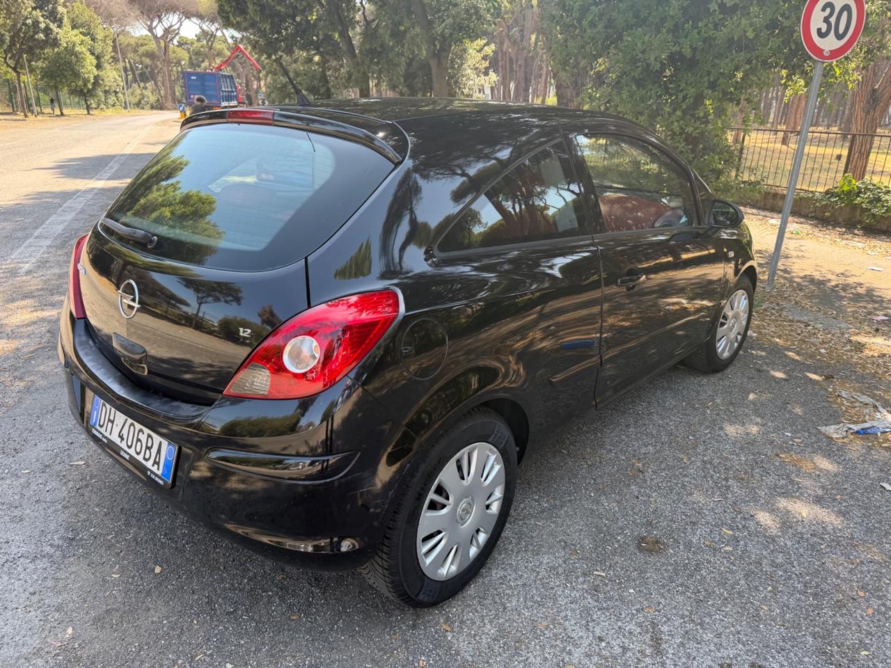 Opel Corsa 1.2 3 porte Enjoy