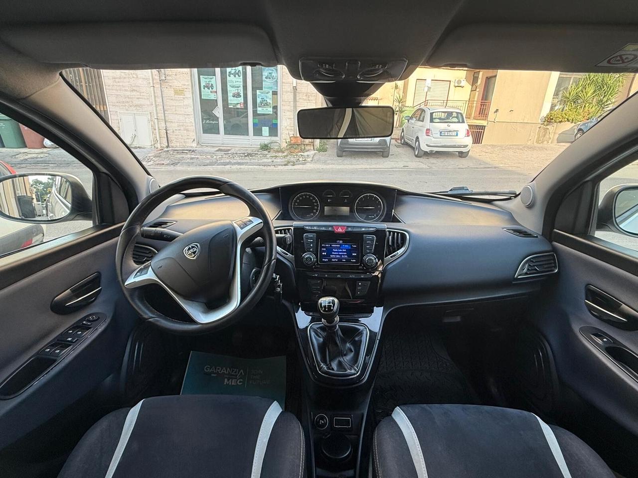 Lancia Ypsilon 1.2 69 CV 5 porte Gold