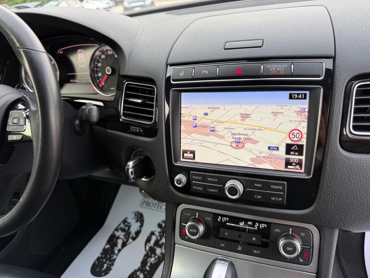 Volkswagen Touareg 3.0 TDI 262 CV R-Line