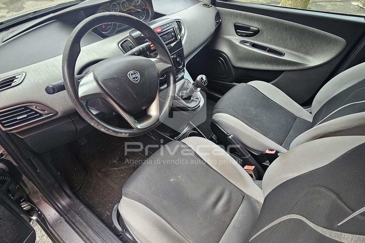 LANCIA Ypsilon 1.2 69 CV 5 porte GPL Ecochic Gold