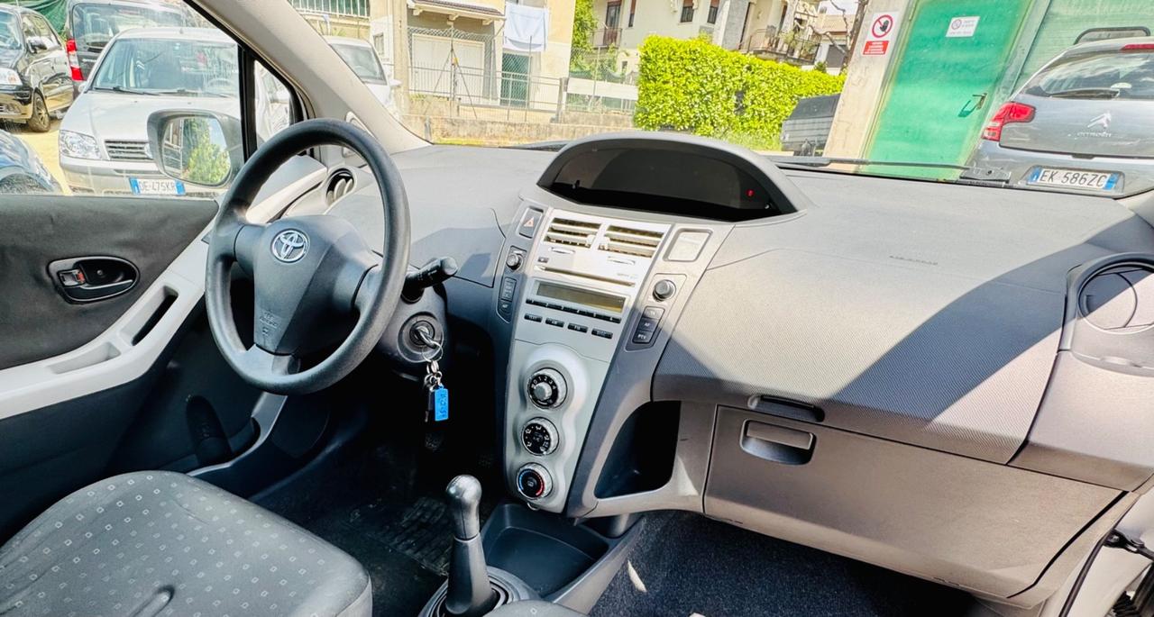 Toyota Yaris 1.0 3 porte Ok Neopatentati