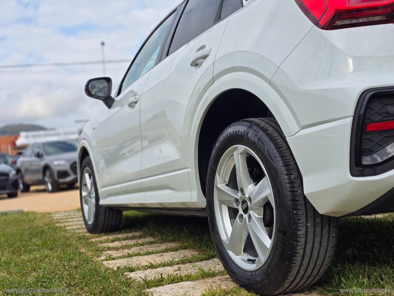 AUDI Q2 30 TDI S line Edition