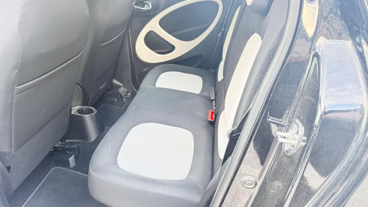 Smart ForFour 70 1.0 Passion LED PSC BLUETOOTH CERCHI 15