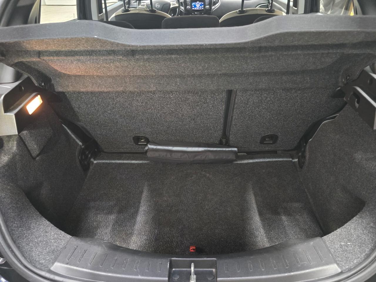 Lancia Ypsilon SeS Silver