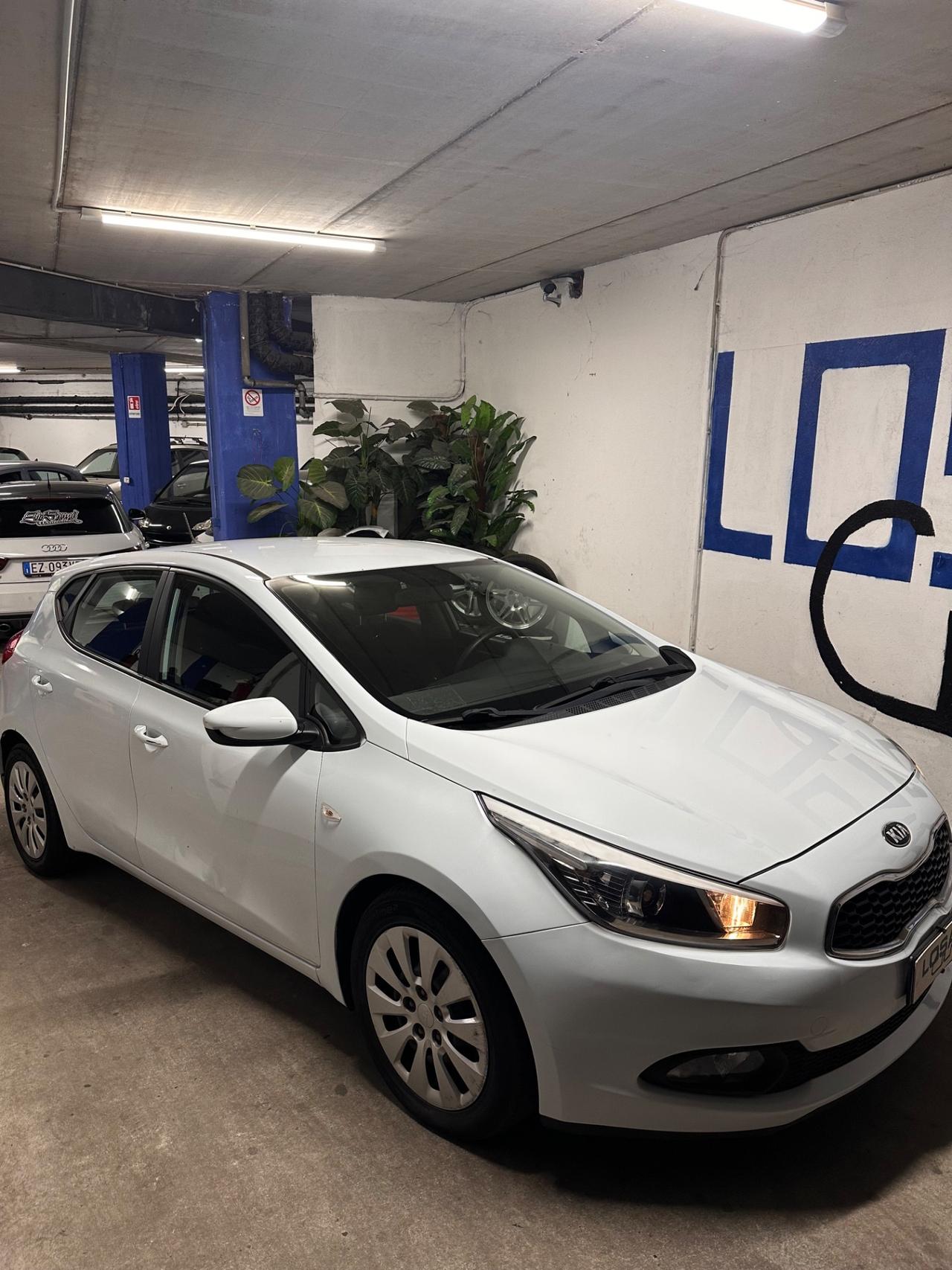 Kia Ceed cee'd 1.4 GPL 5 2013