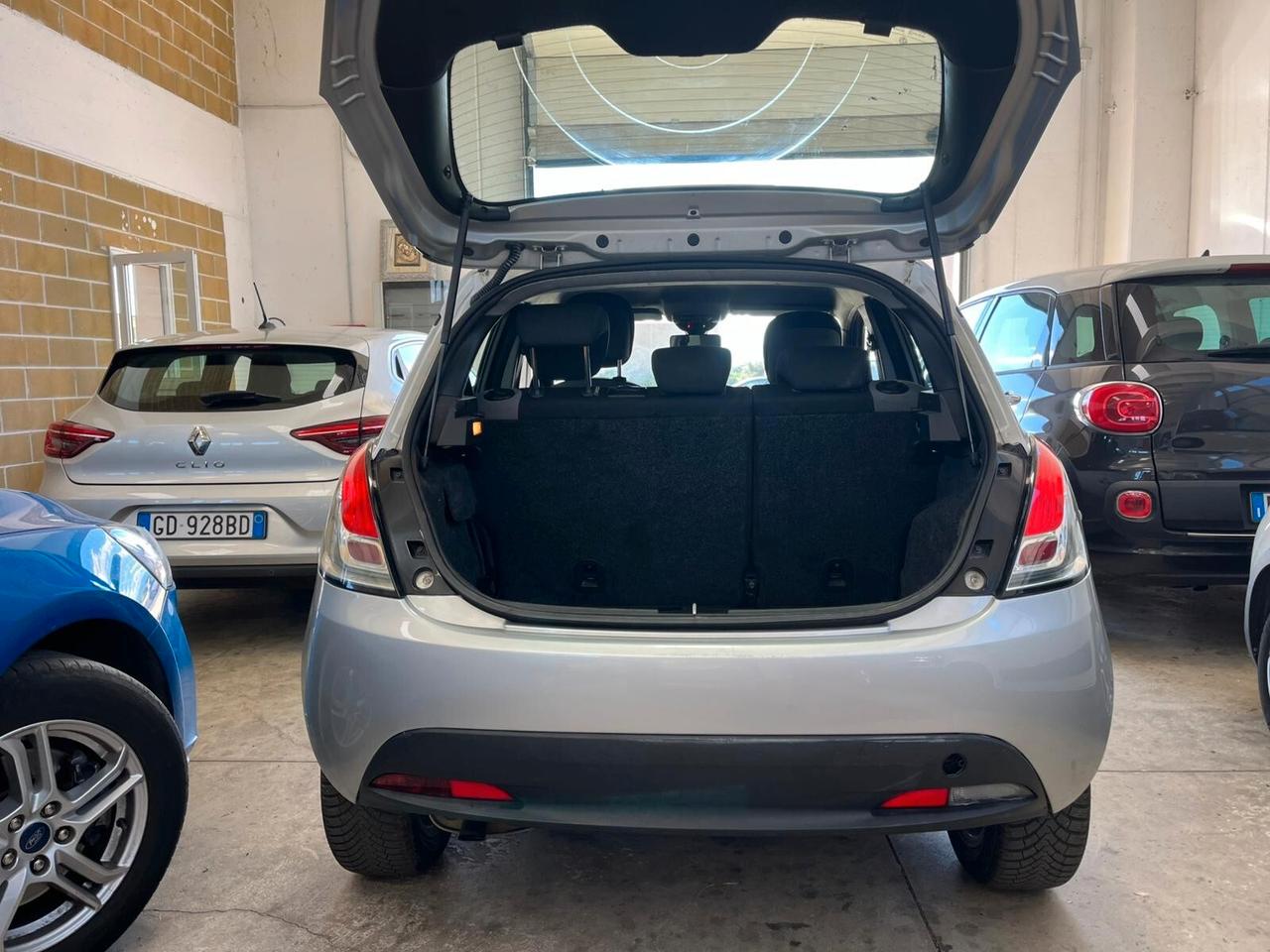 Lancia Ypsilon 1.3 MJT 16V 95 CV 5 porte S&S Silver
