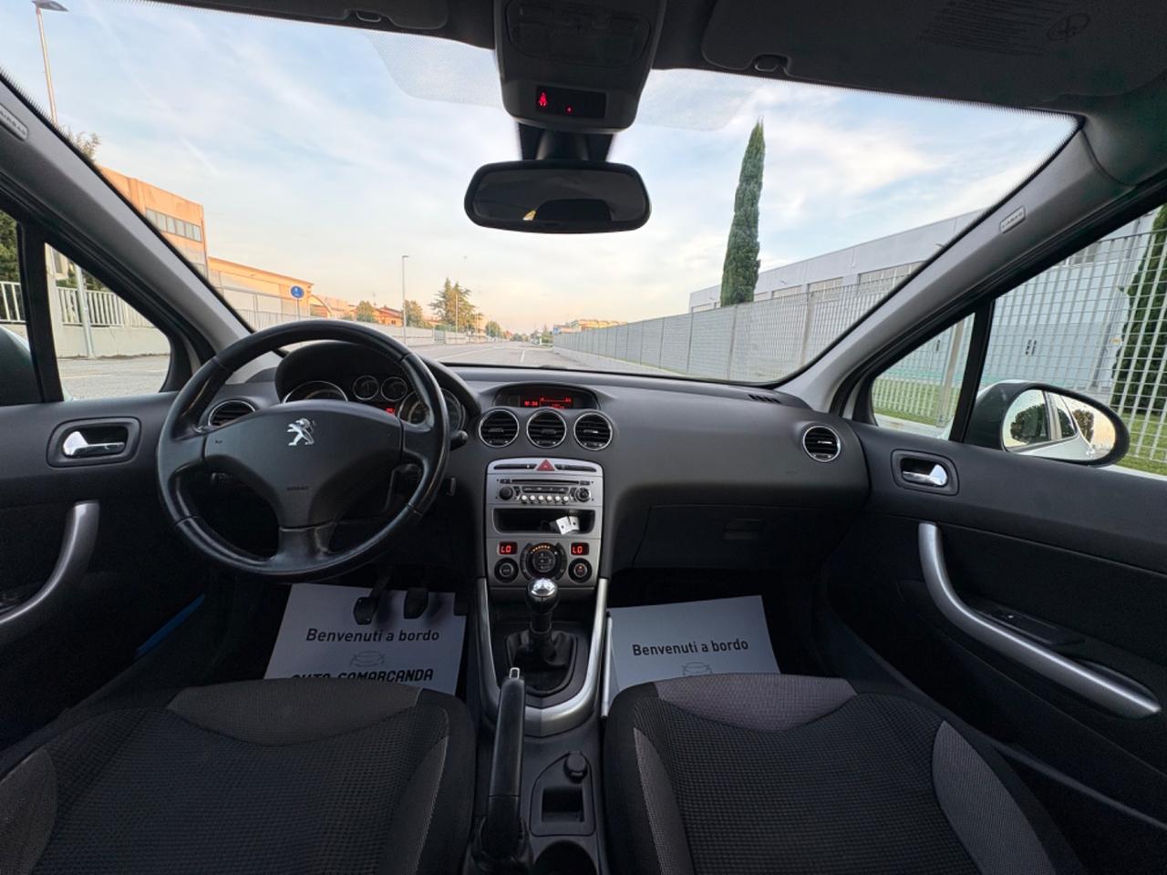 Peugeot 308 1.6 8V HDi 93CV 5p 2012