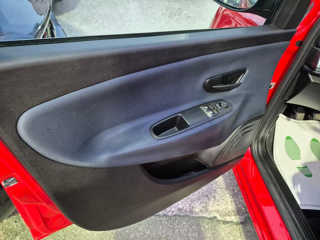 Lancia Ypsilon 1.0 5 porte Hybrid 2023