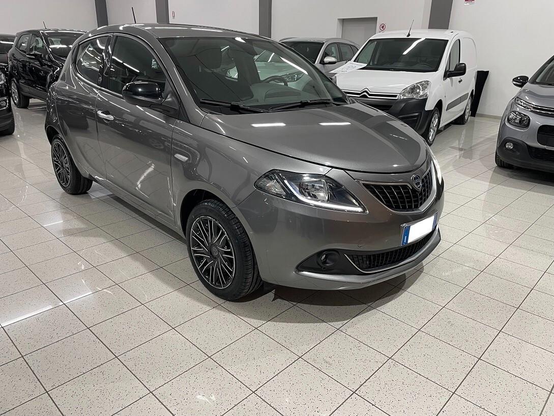 Ypsilon 1.0Hybrid Gold CAR PLAY SUPER BELLA