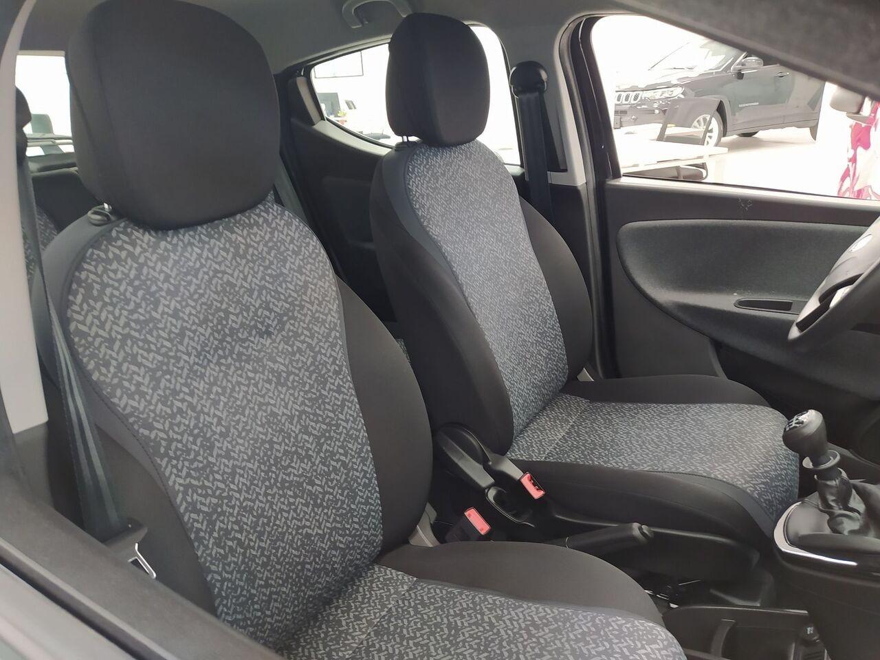 LANCIA Ypsilon III 2021 - Ypsilon 1.0 firefly hybrid Silver s&s 70cv