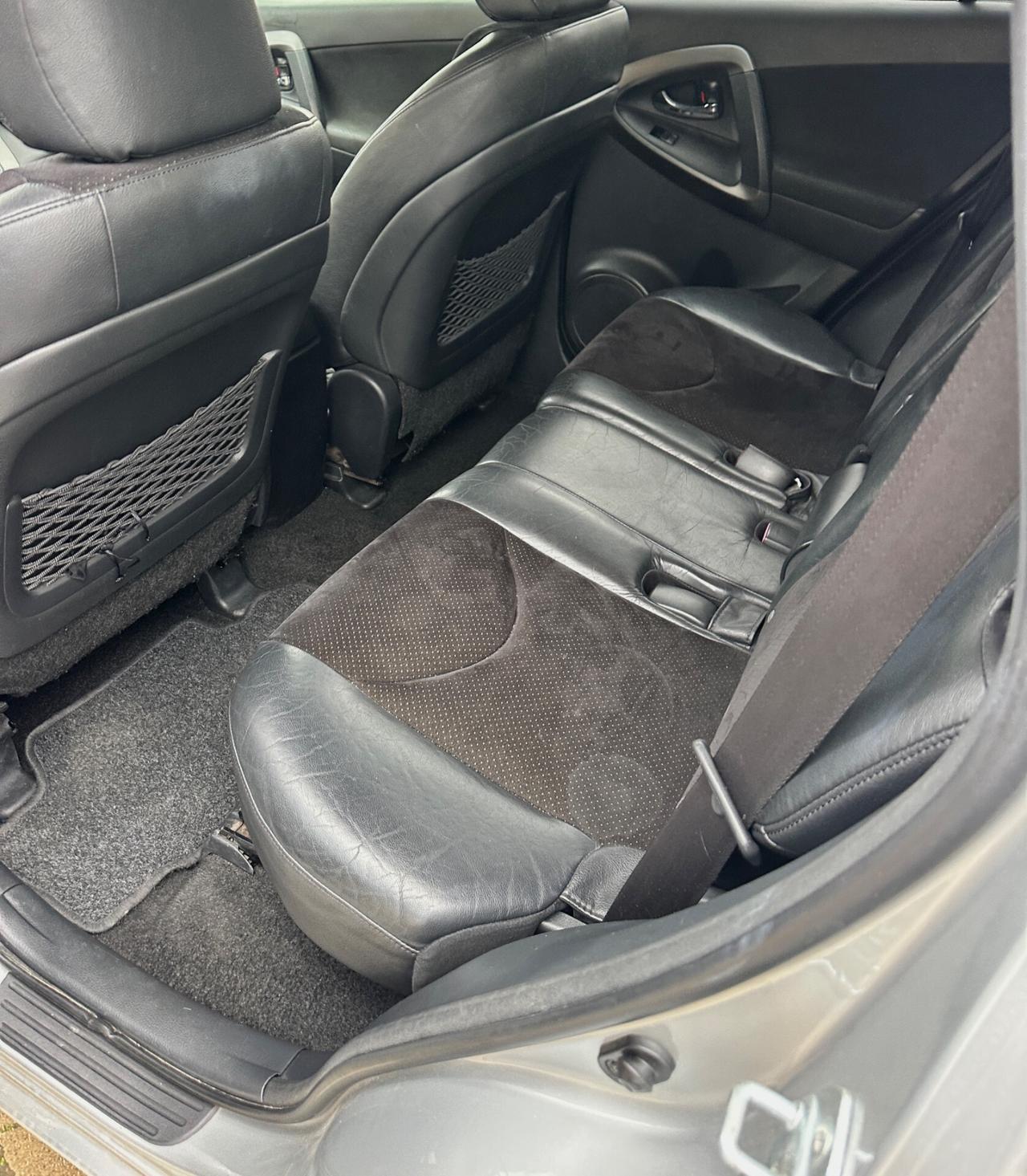 Toyota RAV 4 2.2 D-4D 150 CV DPF Exclusive