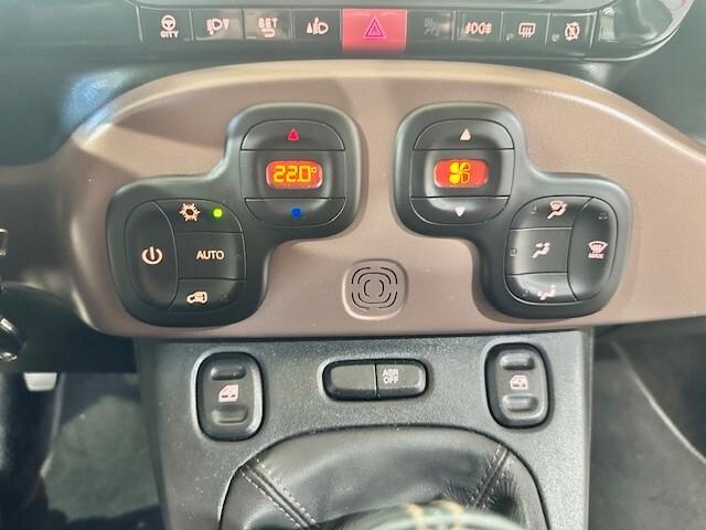 Fiat Panda 1.0 FireFly S&S Hybrid City Cross TRUSSARDI